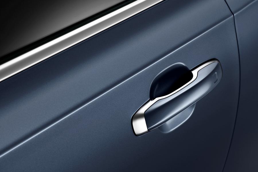 Детали экстерьера Volvo S90 T6 Inscription 2016 года  (фото 66 из 84)
